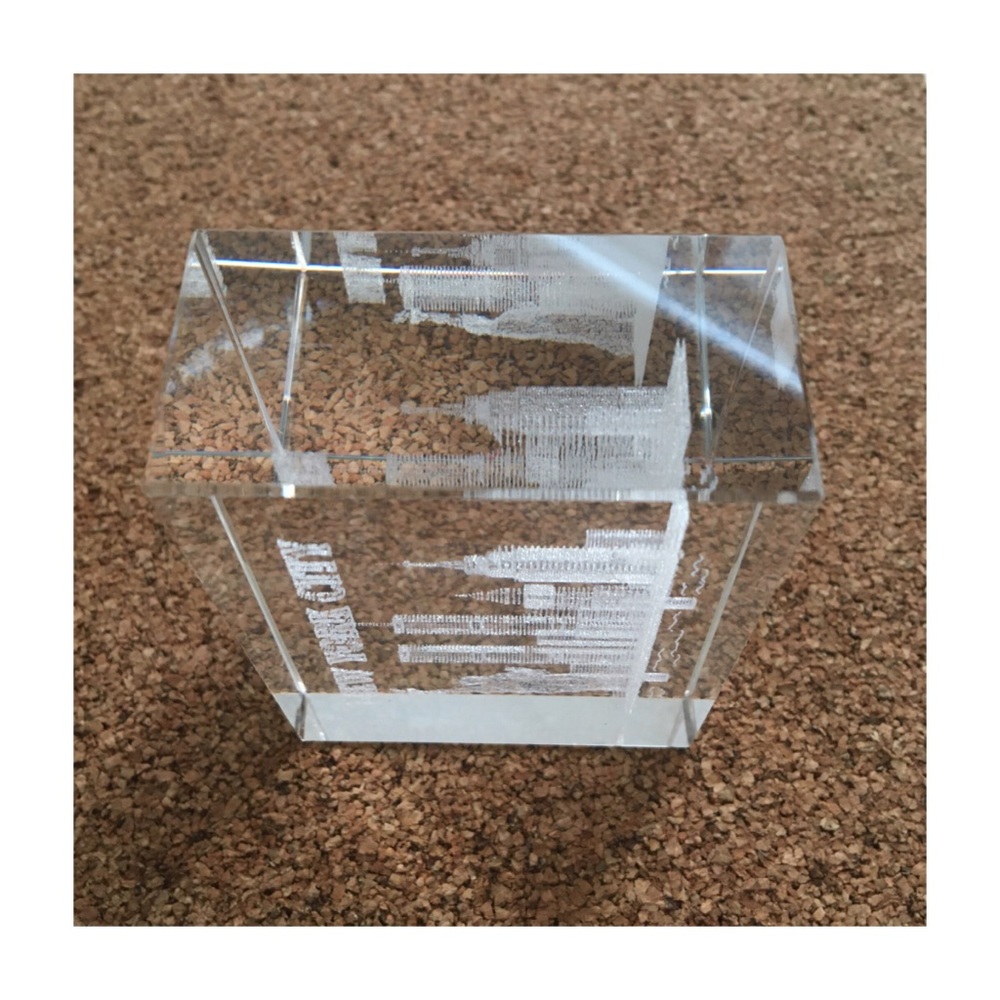 NYC Skyline 3D Glass Paperweight with Twin Towers - Picture 12 of 14